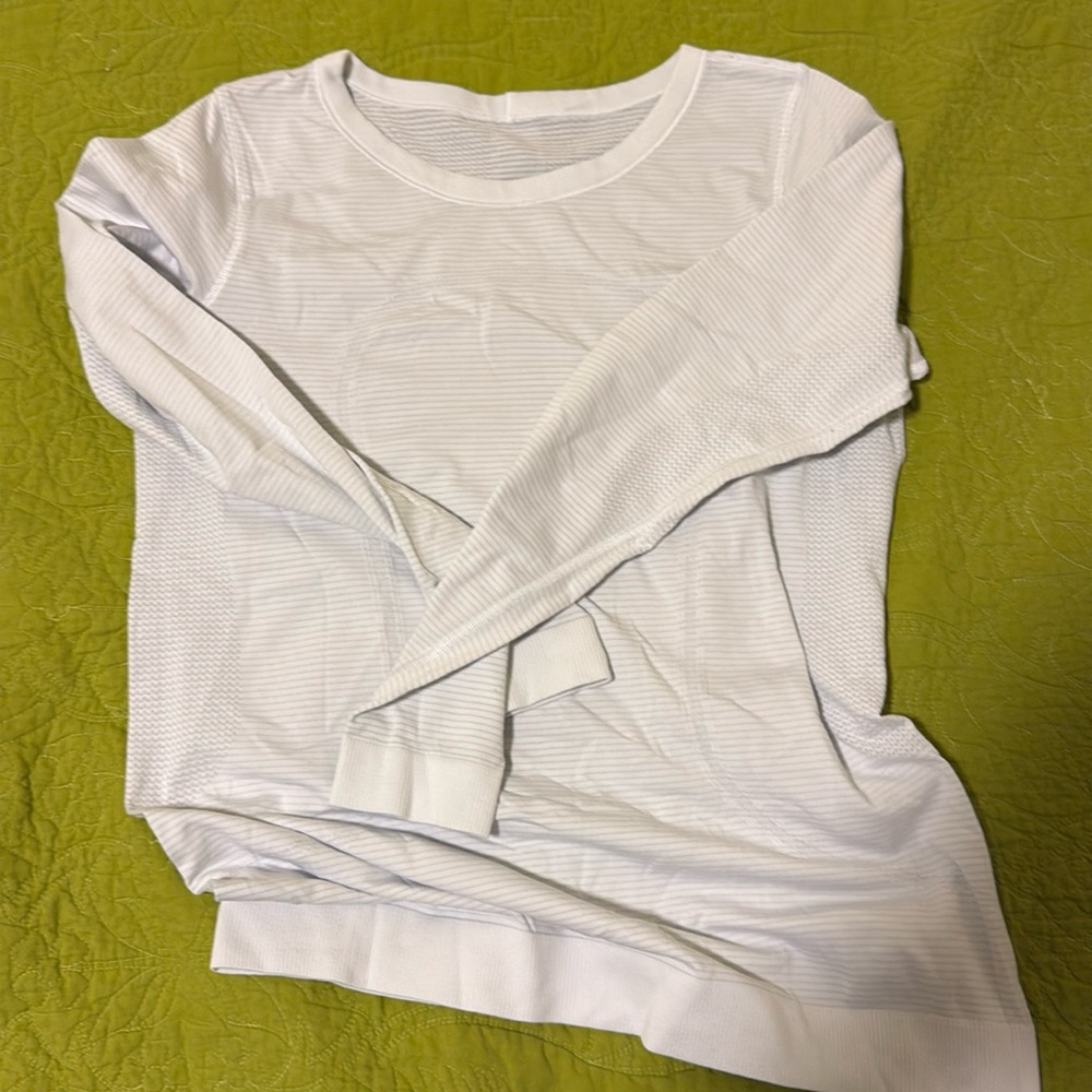 Swiftly Relaxed Long-Sleeve Shirt
Hip Length